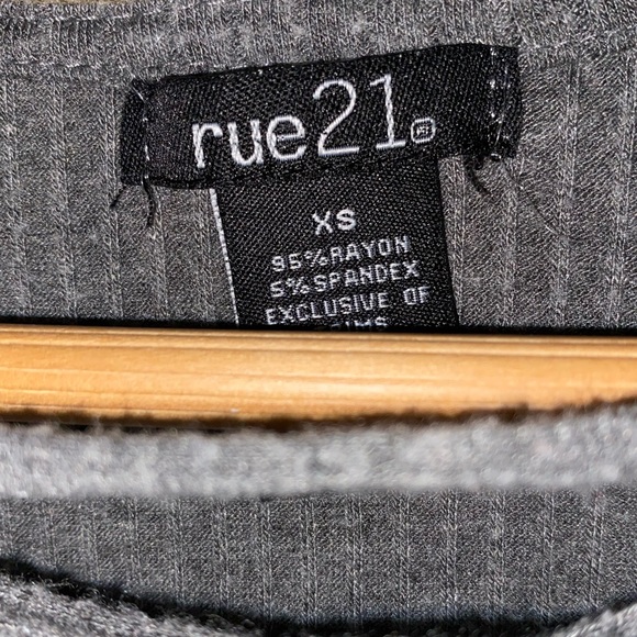 Grey shirt with open front - Picture 3 of 3